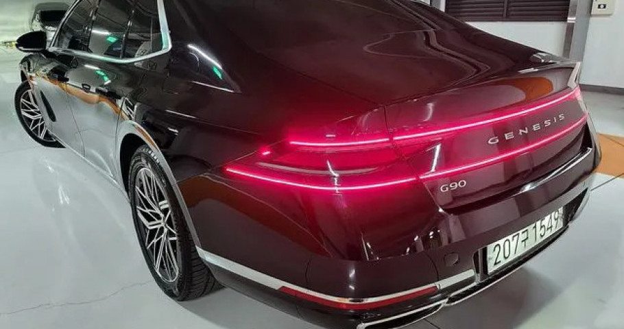 Genesis G90 