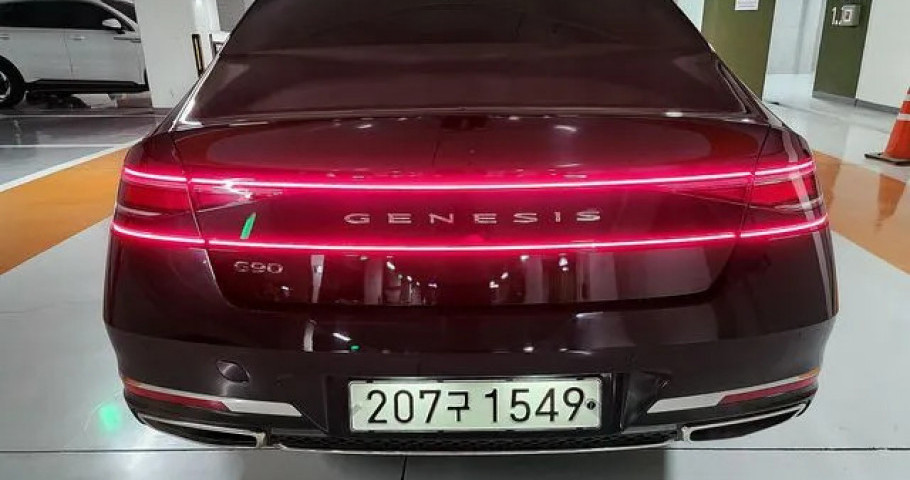 Genesis G90 