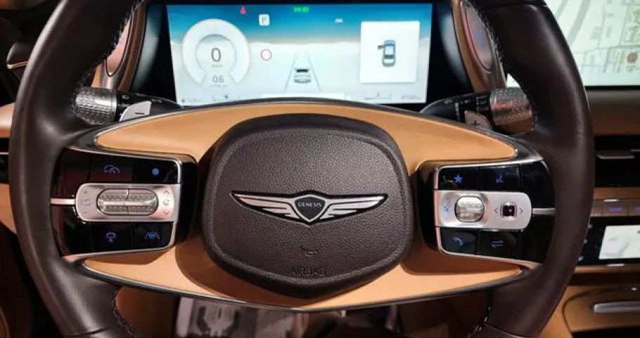 Genesis G90 