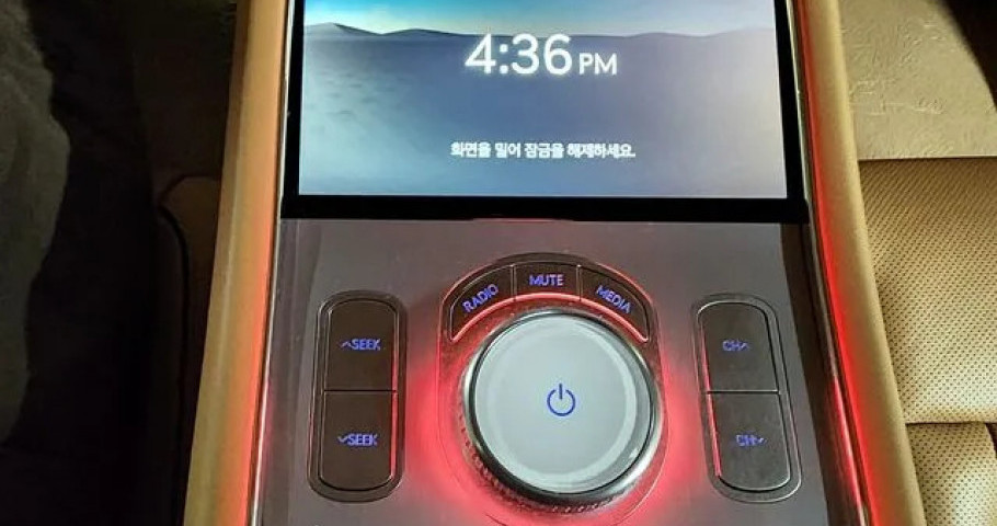 Genesis G90 