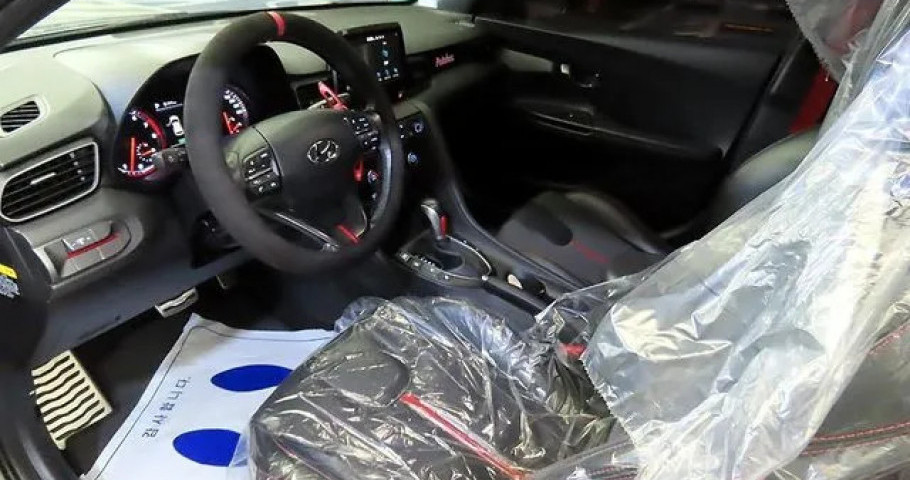 Hyundai Veloster 
