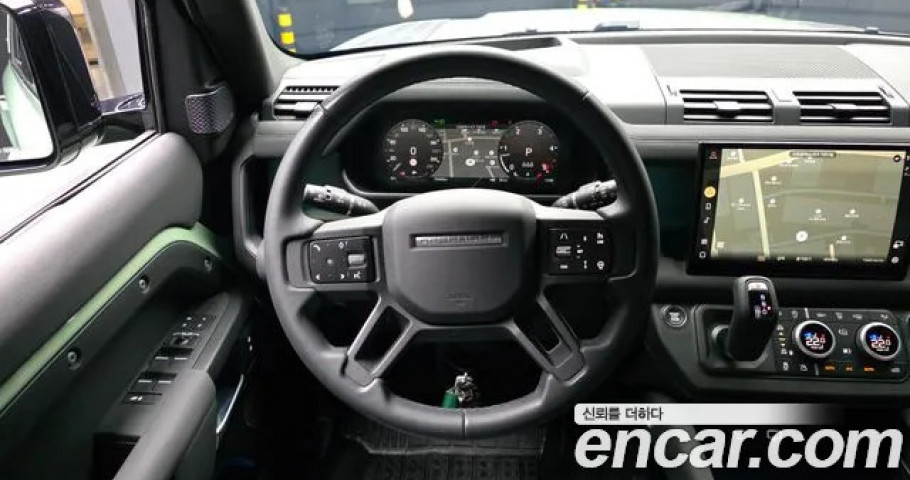 Land Rover Defender 