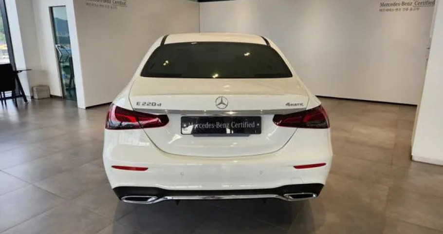 Mercedes-Benz E-Class 