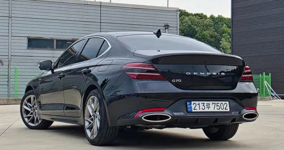 Genesis G70 