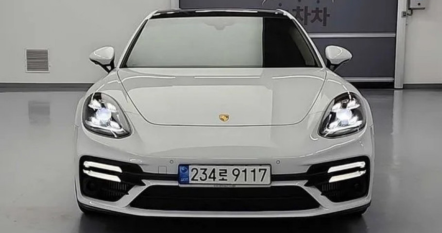Porsche Panamera 