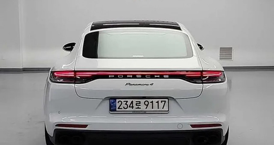 Porsche Panamera 