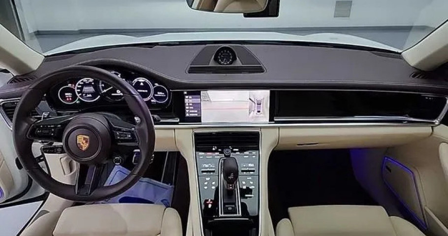 Porsche Panamera 