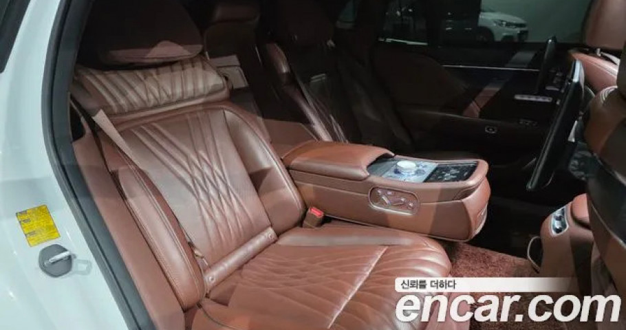 Genesis G90 