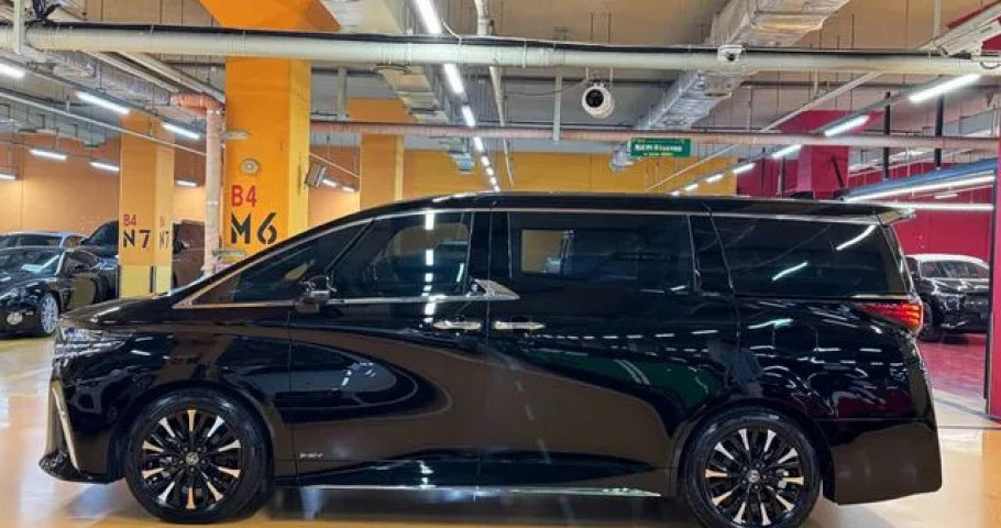 Toyota Alphard 