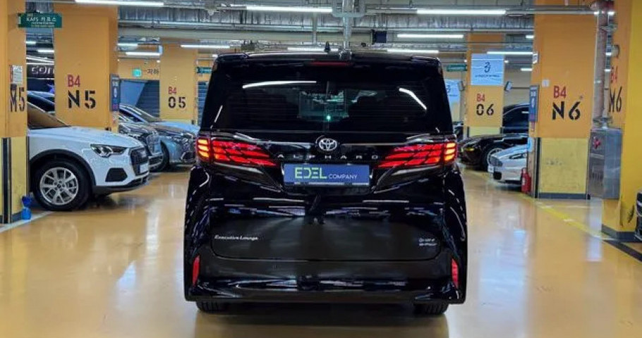 Toyota Alphard 