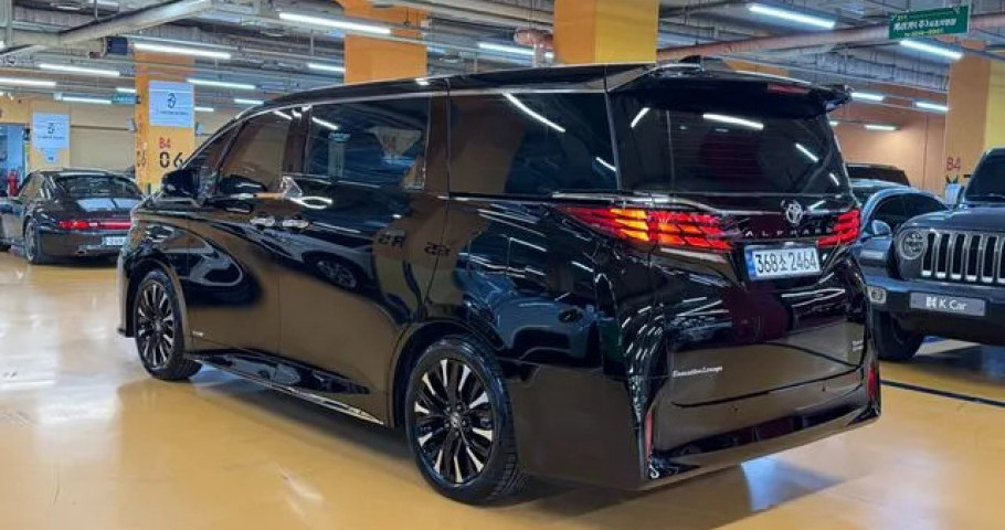 Toyota Alphard 