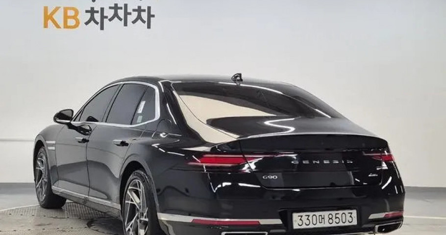 Genesis G90 