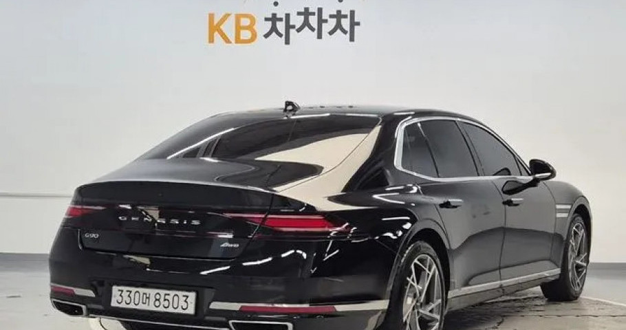 Genesis G90 