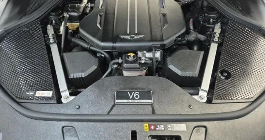 Genesis G90 