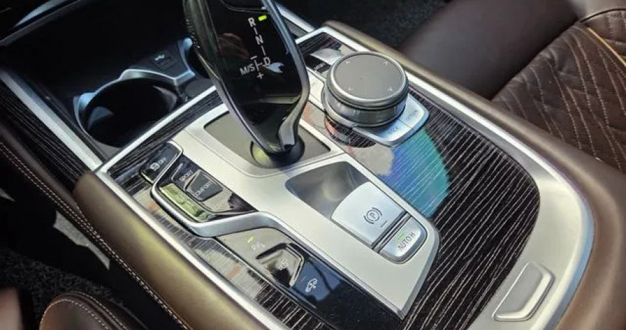 Bmw 7-Series 