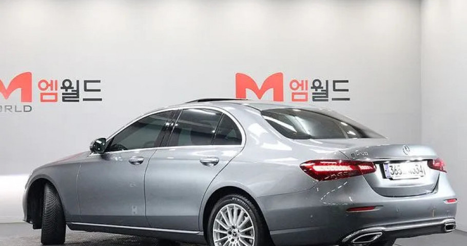 Mercedes-Benz E-Class 