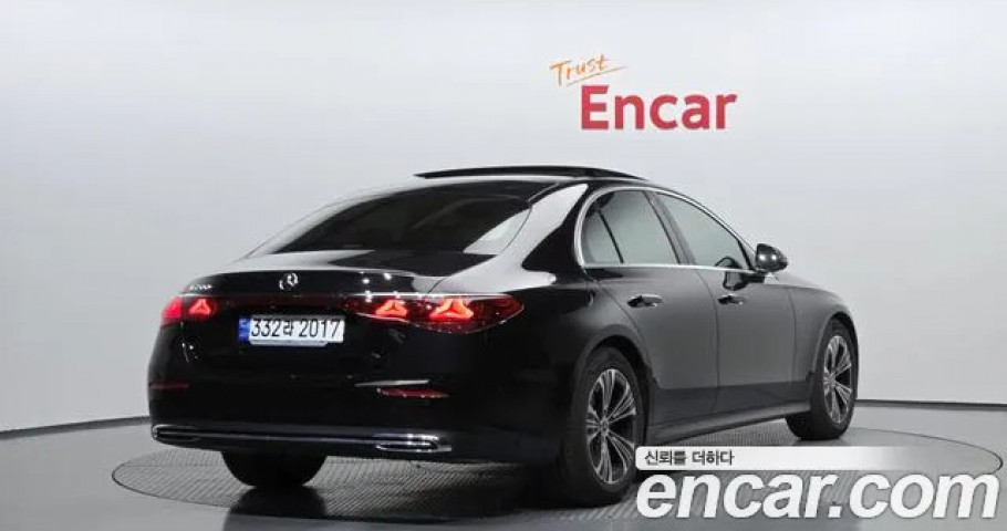 Mercedes-Benz E-Class 