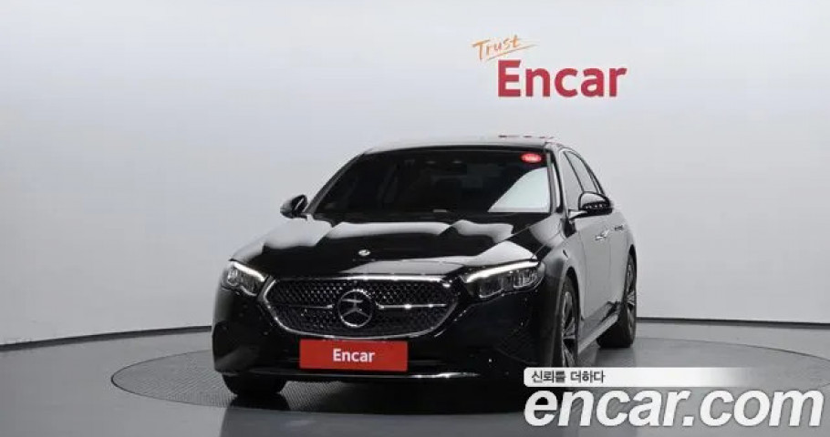 Mercedes-Benz E-Class 