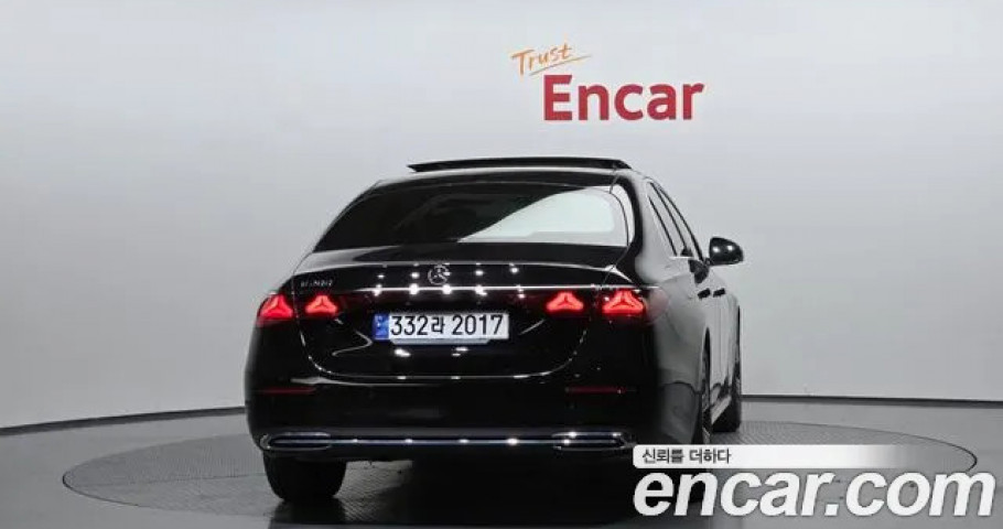 Mercedes-Benz E-Class 
