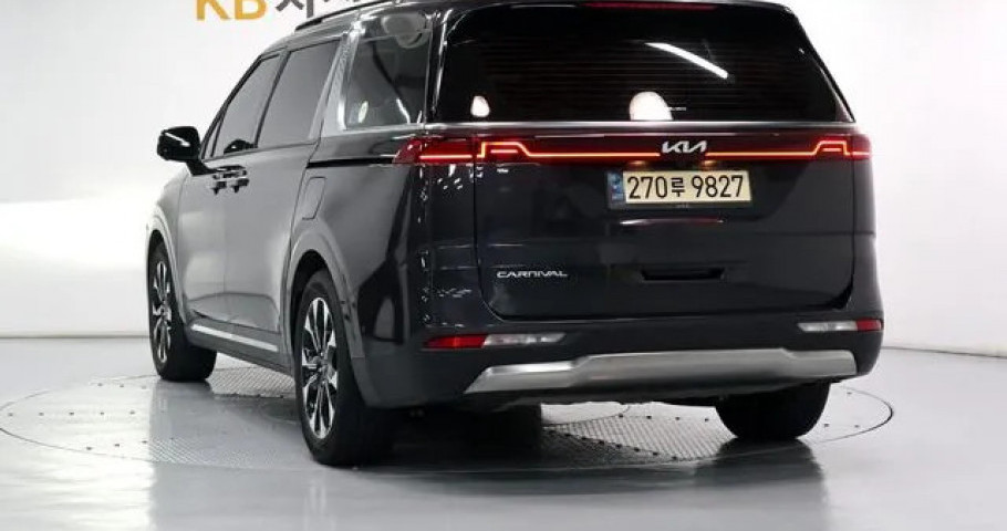 Kia Carnival 