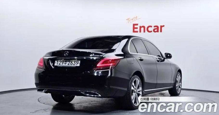 Mercedes-Benz C-Class 