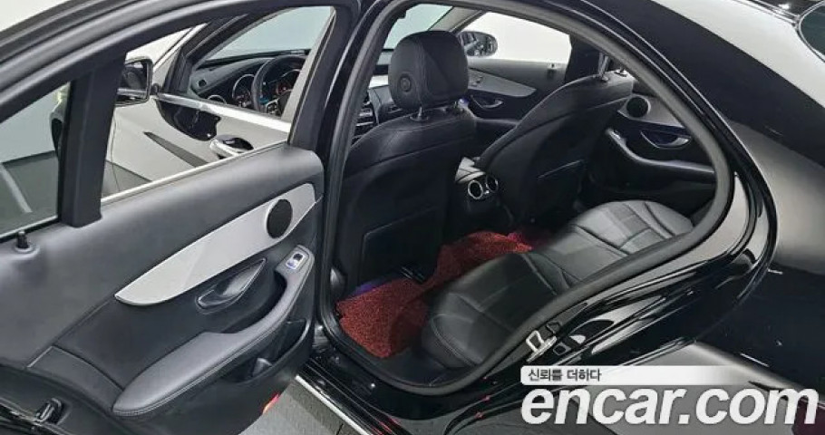 Mercedes-Benz C-Class 