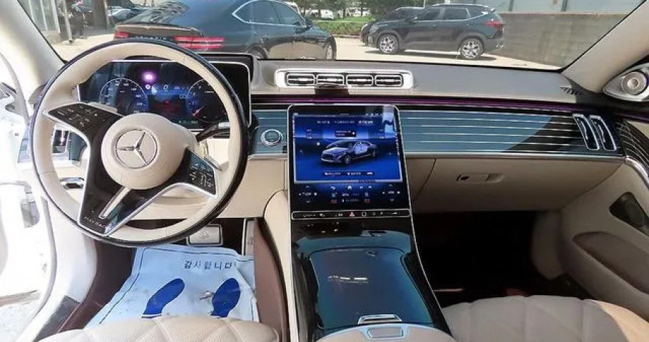 Mercedes-Benz S-Class 