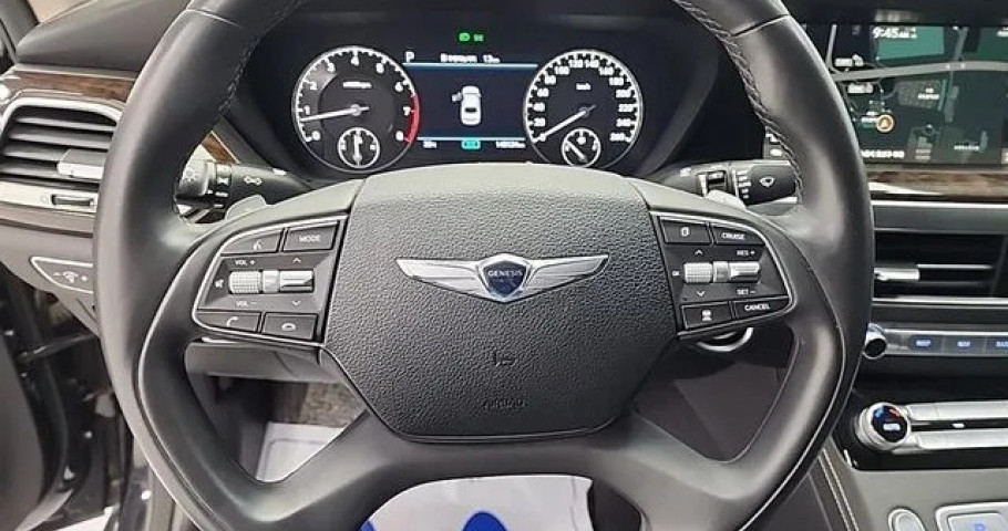 Genesis G90 