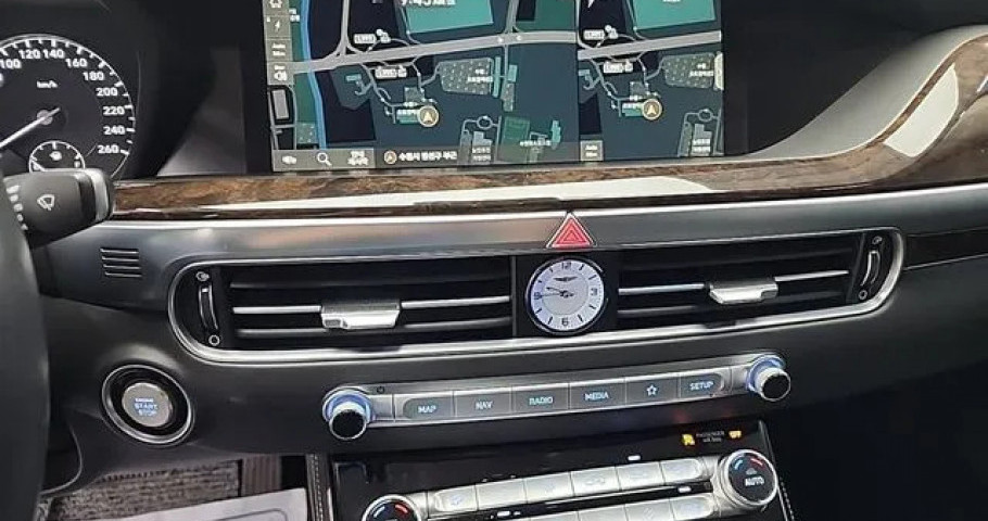Genesis G90 