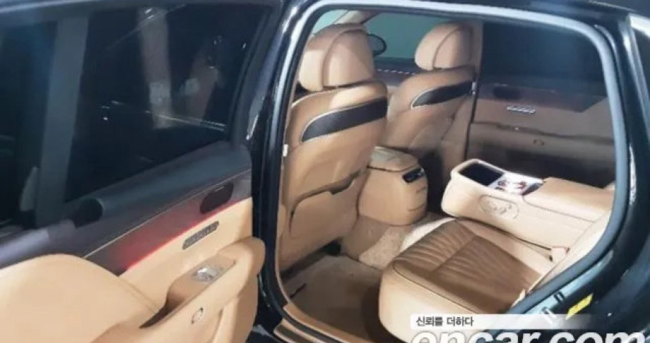 Genesis G90 