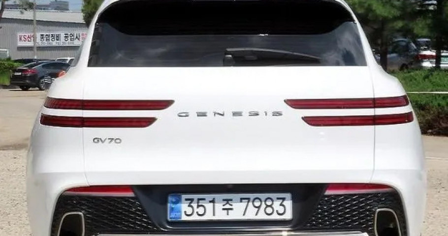 Genesis Gv70 
