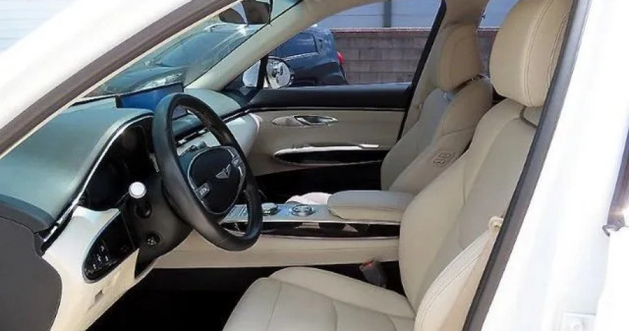 Genesis Gv70 