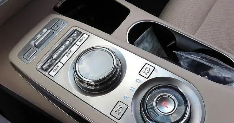 Genesis Gv70 