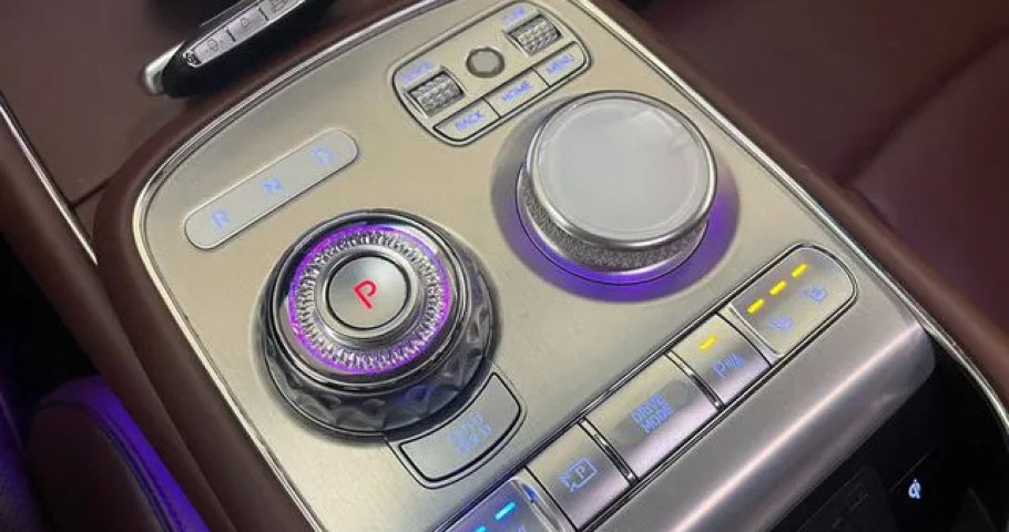 Genesis G90 
