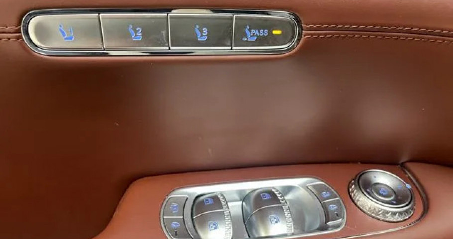 Genesis G90 