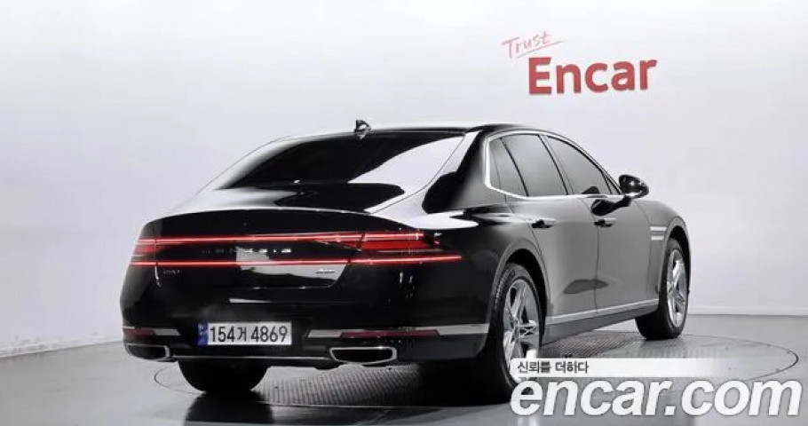 Genesis G90 