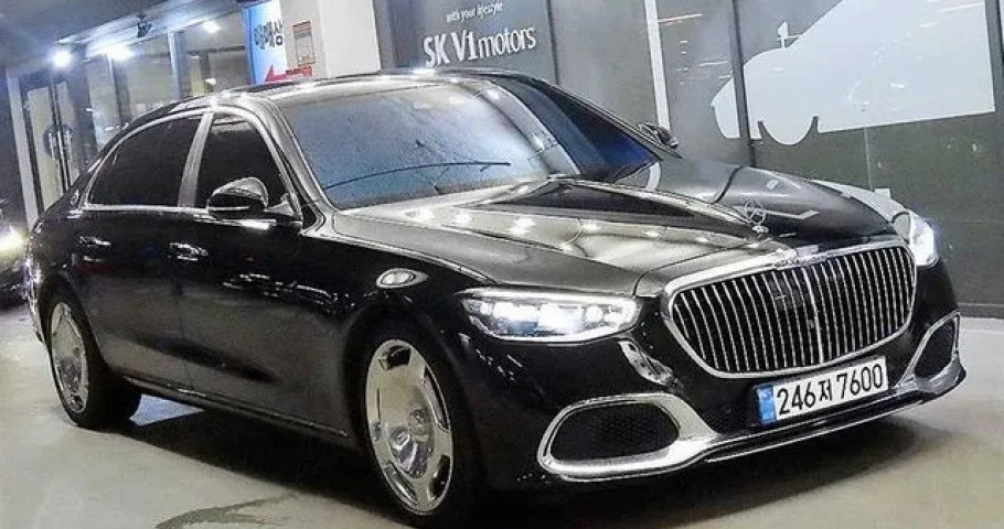 Mercedes-Benz S-Class 