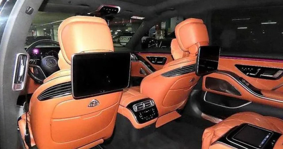 Mercedes-Benz S-Class 