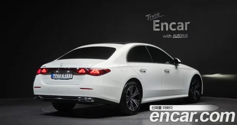 Mercedes-Benz E-Class 