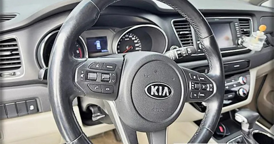 Kia Carnival 