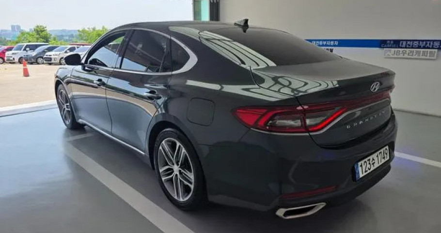 Hyundai Grandeur 