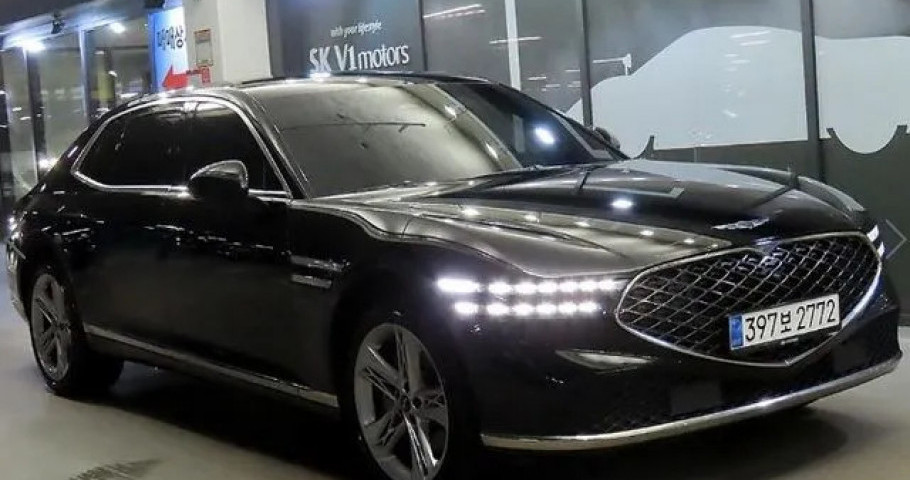 Genesis G90 
