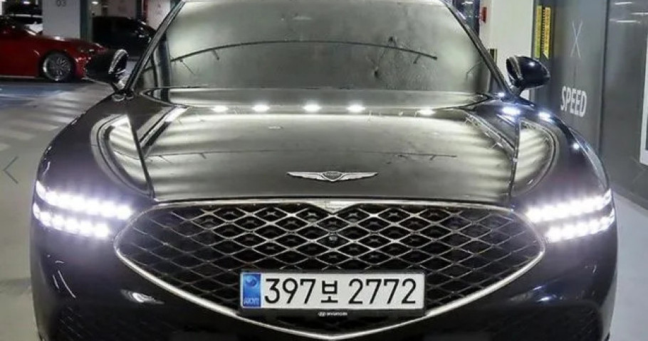 Genesis G90 