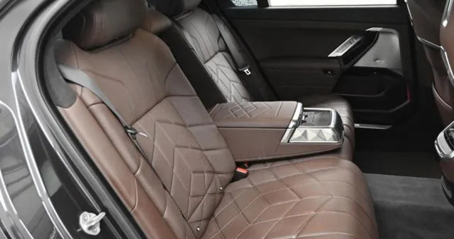 Bmw 7-Series 