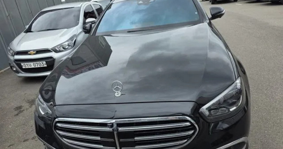 Mercedes-Benz E-Class 