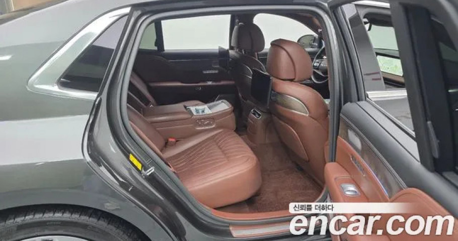 Genesis G90 
