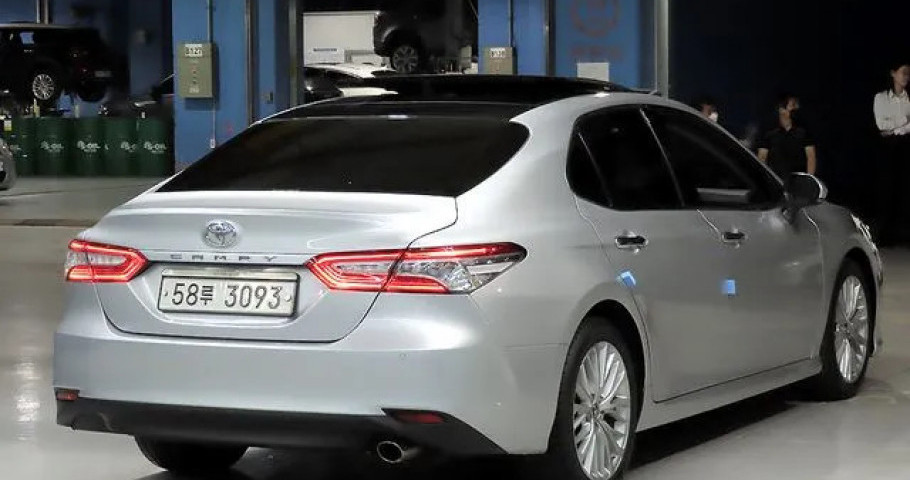 Toyota Camry 