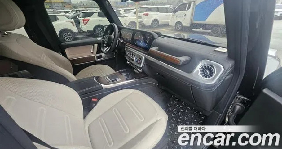 Mercedes-Benz G-Class 