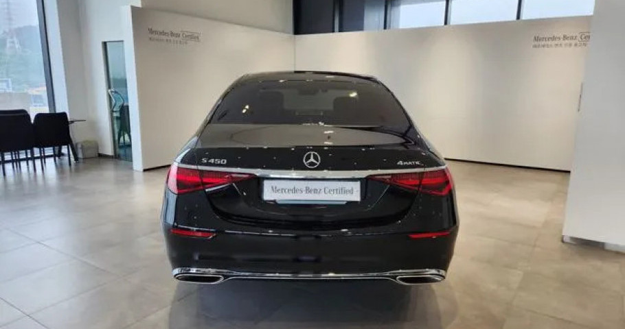 Mercedes-Benz S-Class 