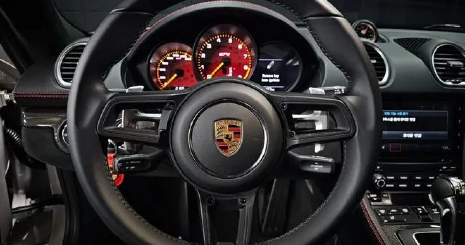 Porsche 718 